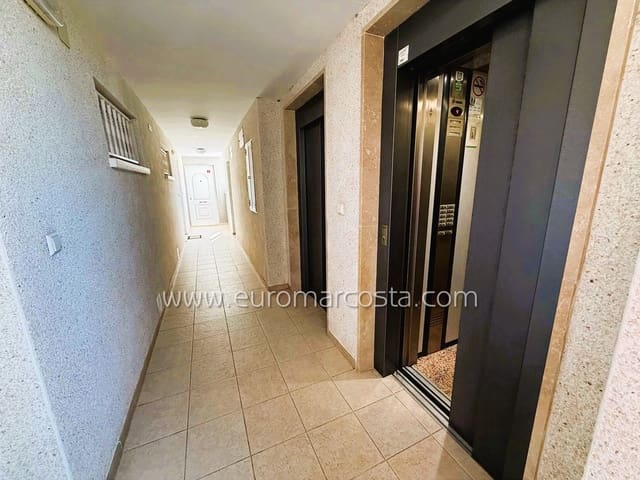 2 sypialnia Apartament na sprzedaż w Zona Pueblo, Guardamar del Segura z basenem garażem - 181 900 € (Ref: 9685905)