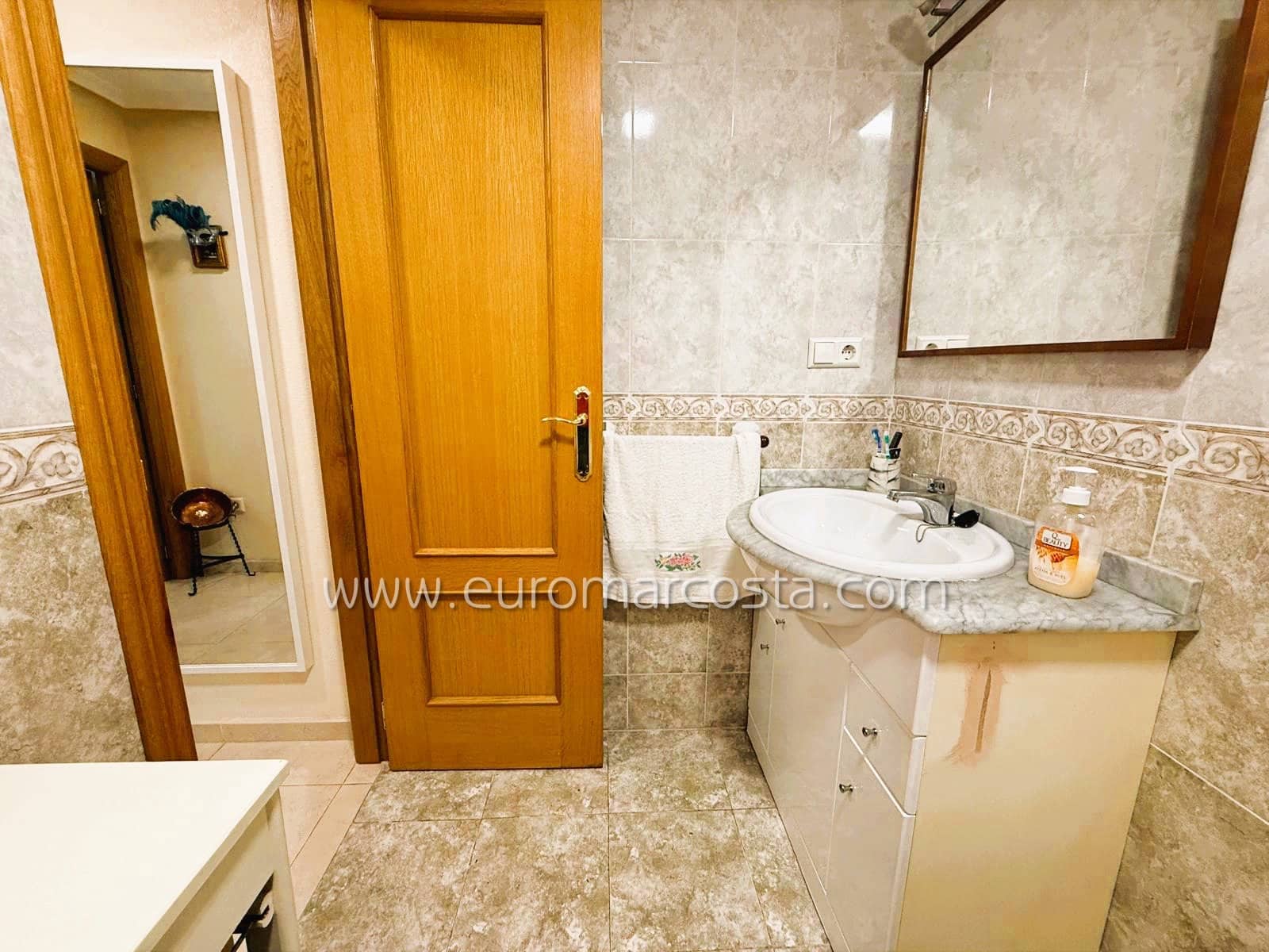 2 soveværelse Lejlighed til salg i Guardamar del Segura med swimmingpool garage - € 181.900 (Ref: 9685905)