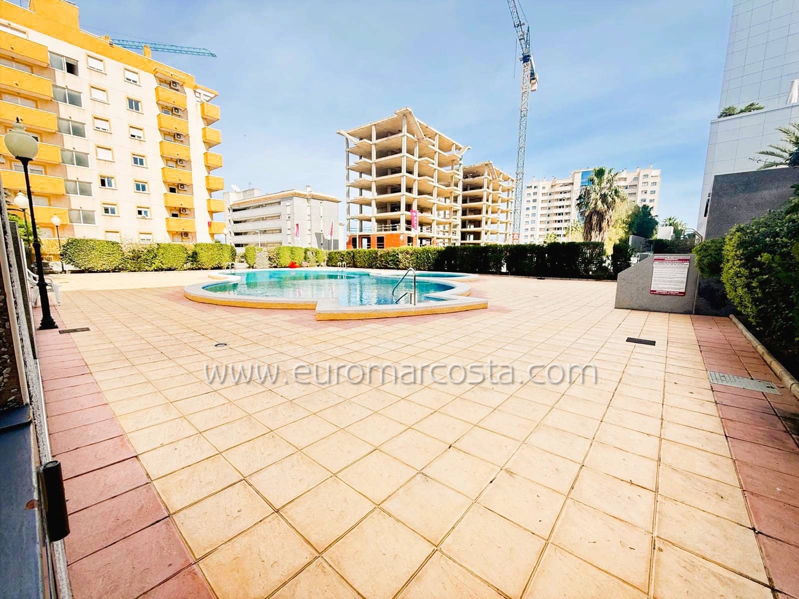 2 soveværelse Lejlighed til salg i Guardamar del Segura med swimmingpool garage - € 181.900 (Ref: 9685905)