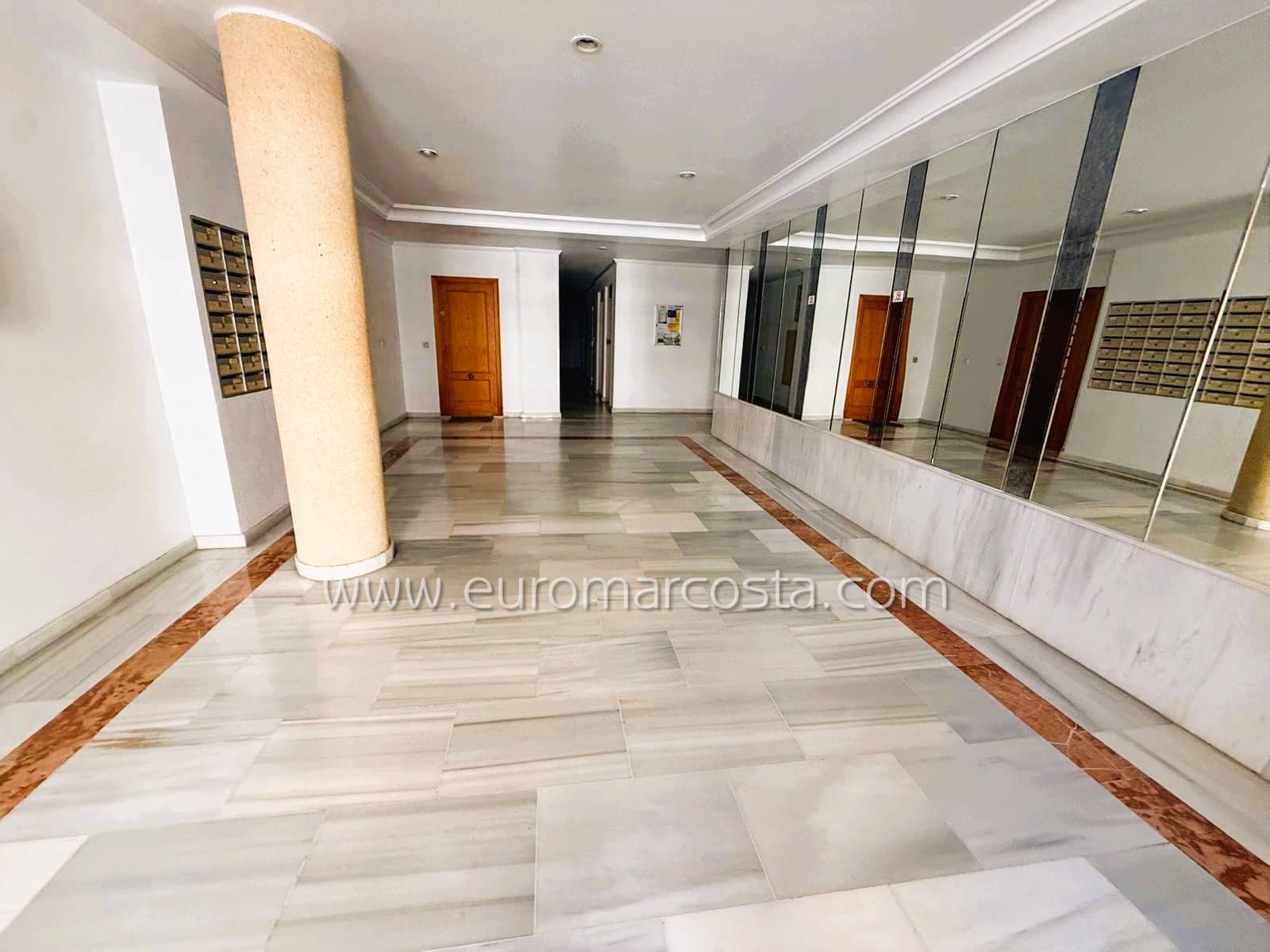 2 soverom Leilighet til salgs i Guardamar del Segura med svømmebasseng garasje - € 149 990 (Ref: 9699740)