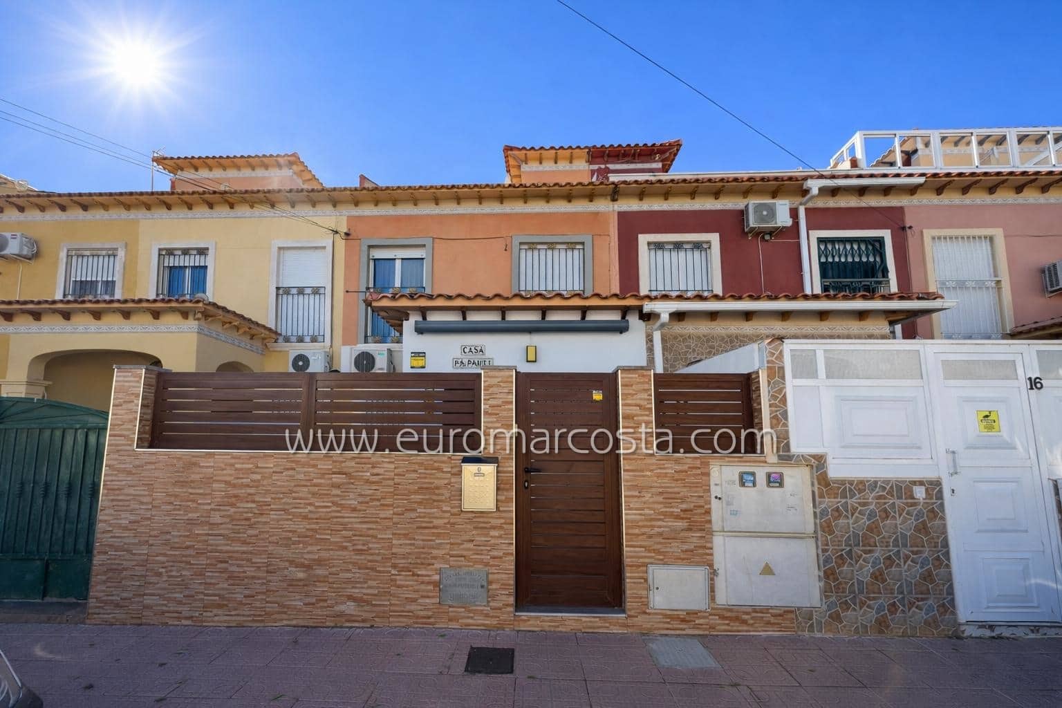 2 bedroom Terraced Villa for sale in Torrevieja with pool - € 154,900 (Ref: 9720566)