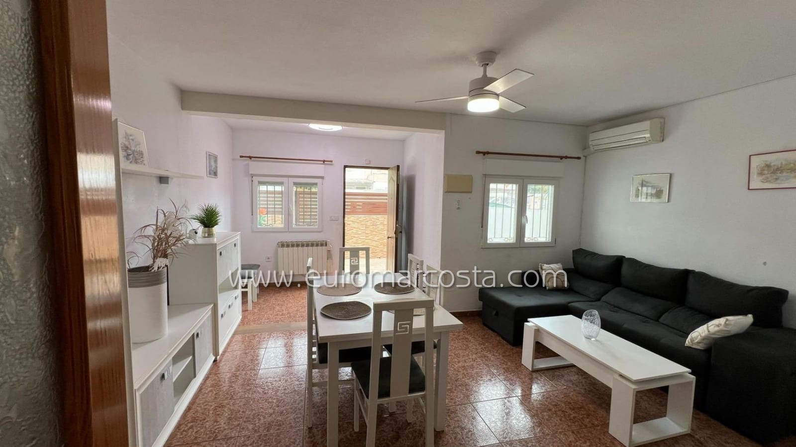 2 bedroom Terraced Villa for sale in Torrevieja with pool - € 154,900 (Ref: 9720566)