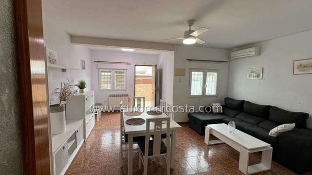 2 slaapkamer Rijtjeshuis te koop in Torrevieja met zwembad - € 154.900 (Ref: 9720566)