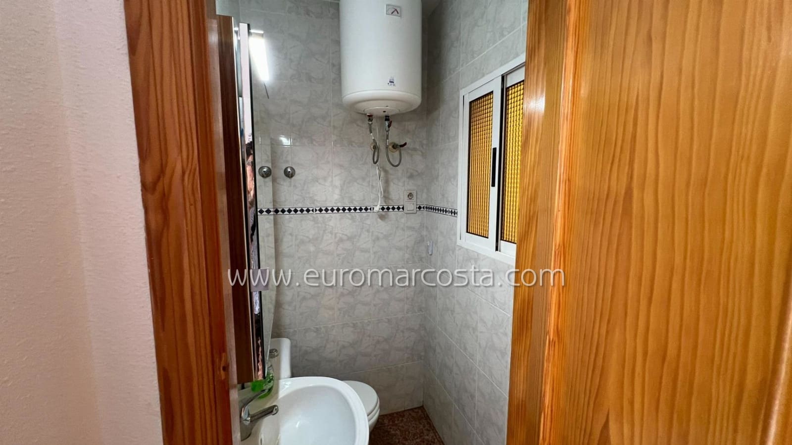 2 bedroom Terraced Villa for sale in Torrevieja with pool - € 154,900 (Ref: 9720566)
