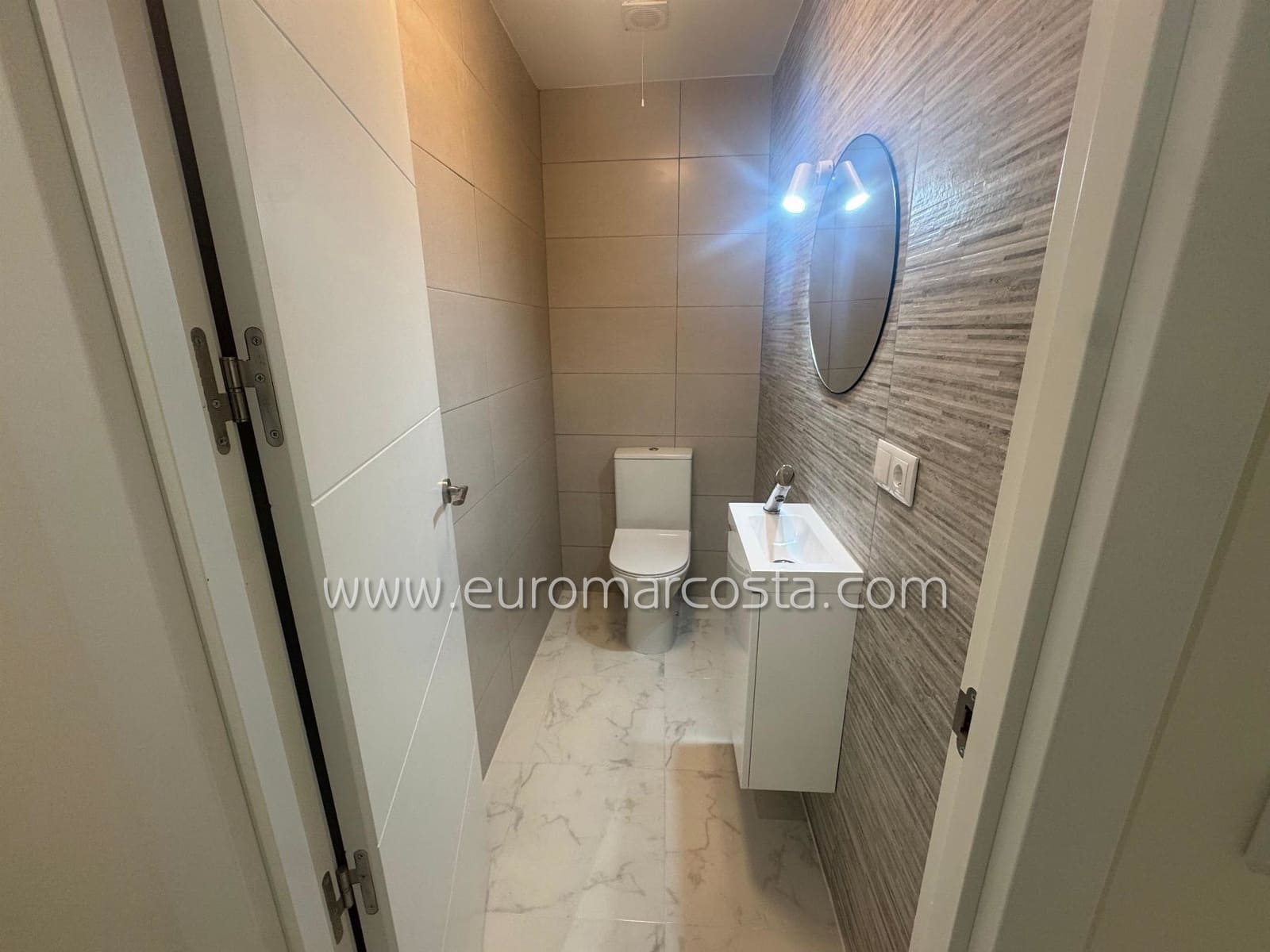 3 bedroom Apartment for sale in Torrevieja - € 199,990 (Ref: 9720704)