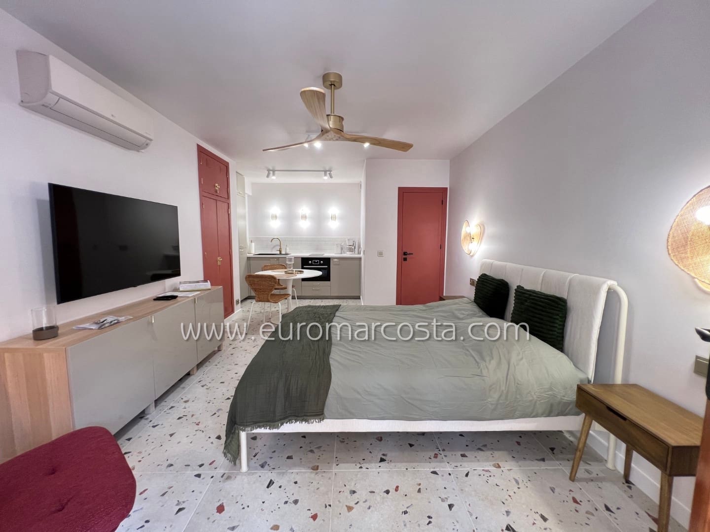 Estúdio para venda em La Mata com piscina garagem - 132 000 € (Ref: 9770967)