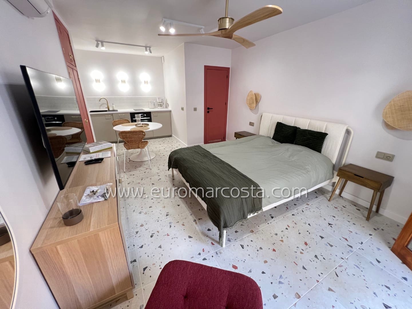 Estúdio para venda em La Mata com piscina garagem - 132 000 € (Ref: 9770967)