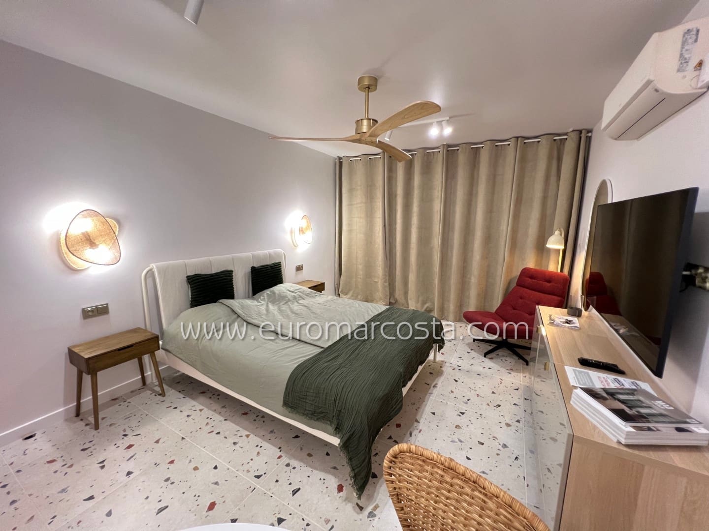 Estúdio para venda em La Mata com piscina garagem - 132 000 € (Ref: 9770967)