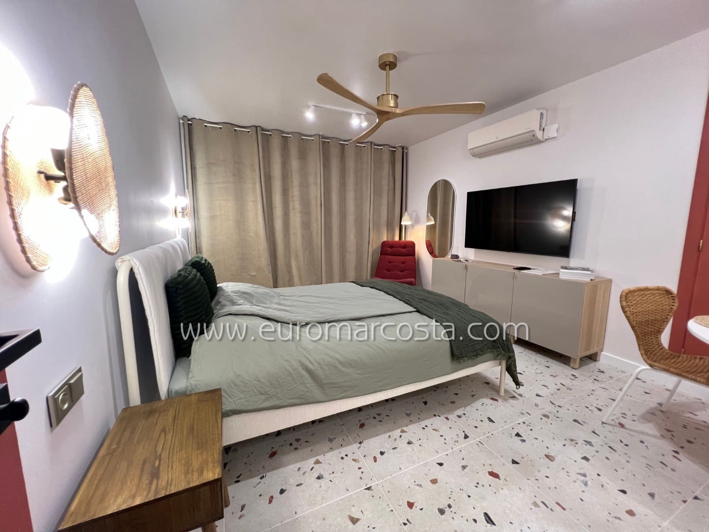 Estúdio para venda em La Mata com piscina garagem - 132 000 € (Ref: 9770967)