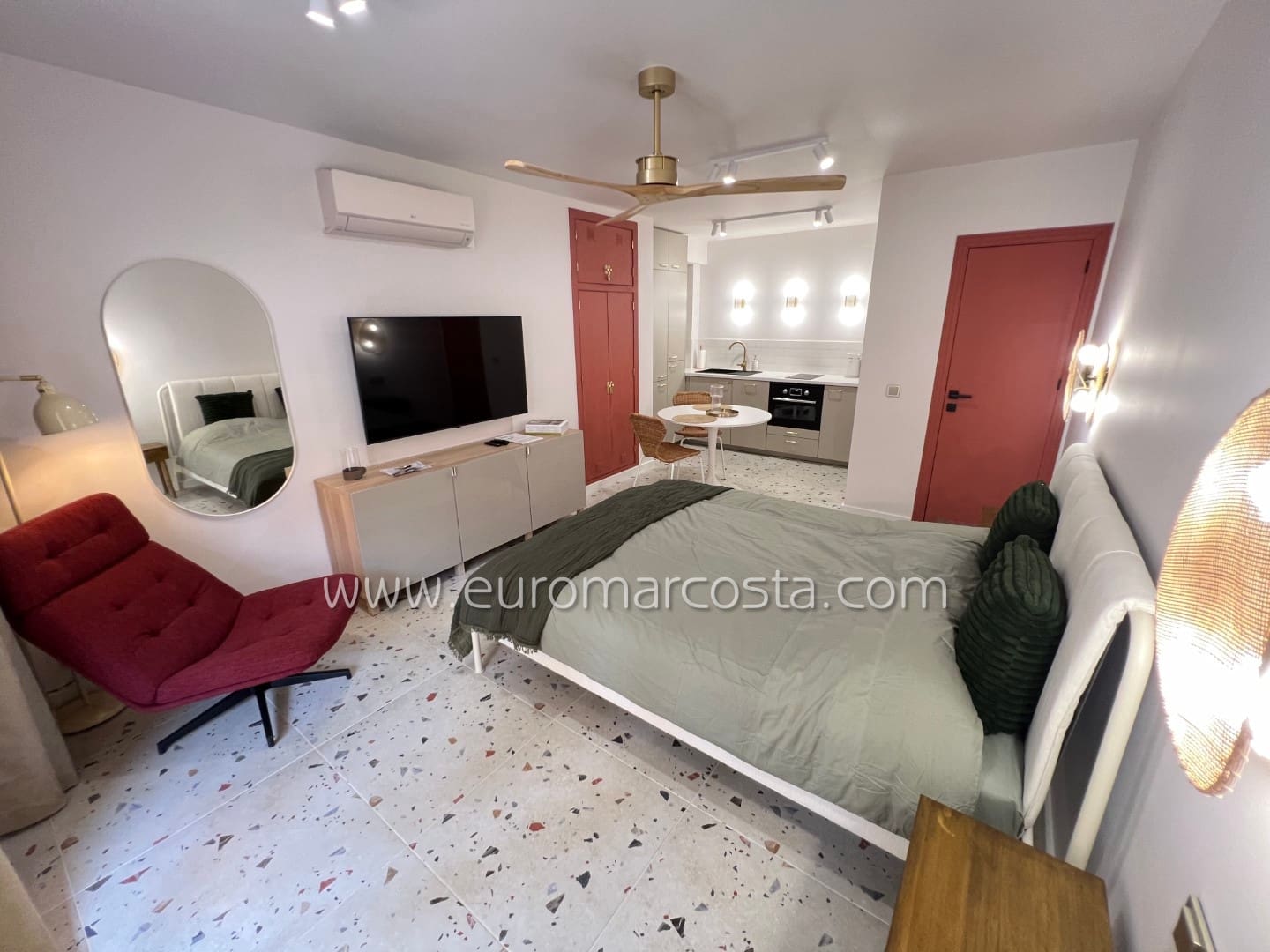 Estúdio para venda em La Mata com piscina garagem - 132 000 € (Ref: 9770967)