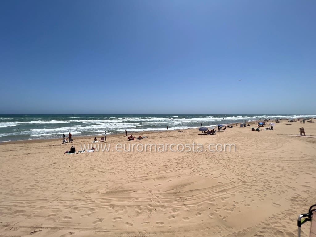 Apartamento de 2 habitaciones en Guardamar del Segura en venta - 179.000 € (Ref: 9783435)