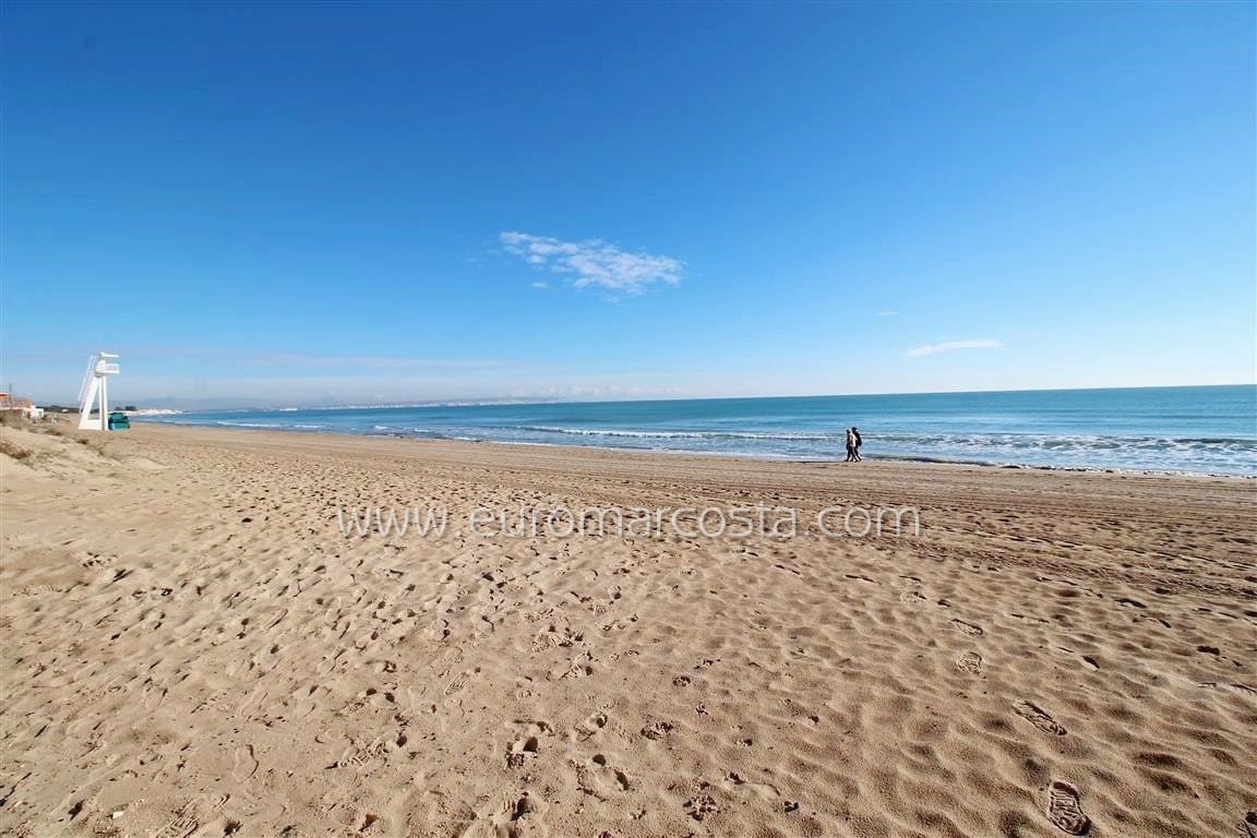 Apartamento de 2 habitaciones en Guardamar del Segura en venta - 179.000 € (Ref: 9783435)