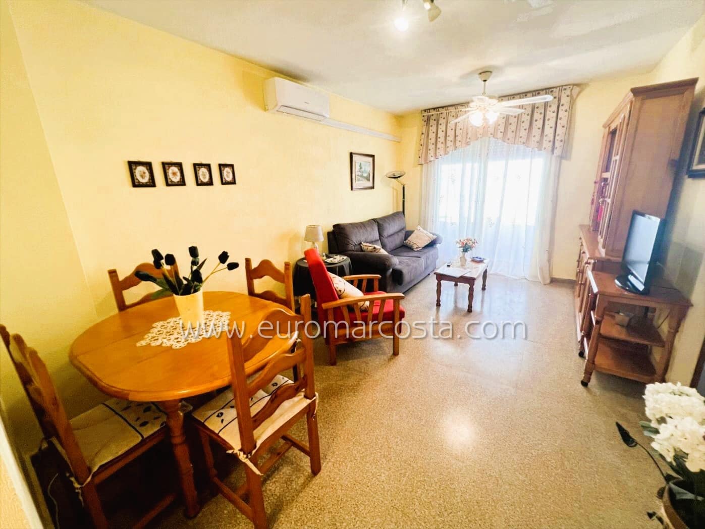 Apartamento de 2 habitaciones en Guardamar del Segura en venta - 179.000 € (Ref: 9783435)