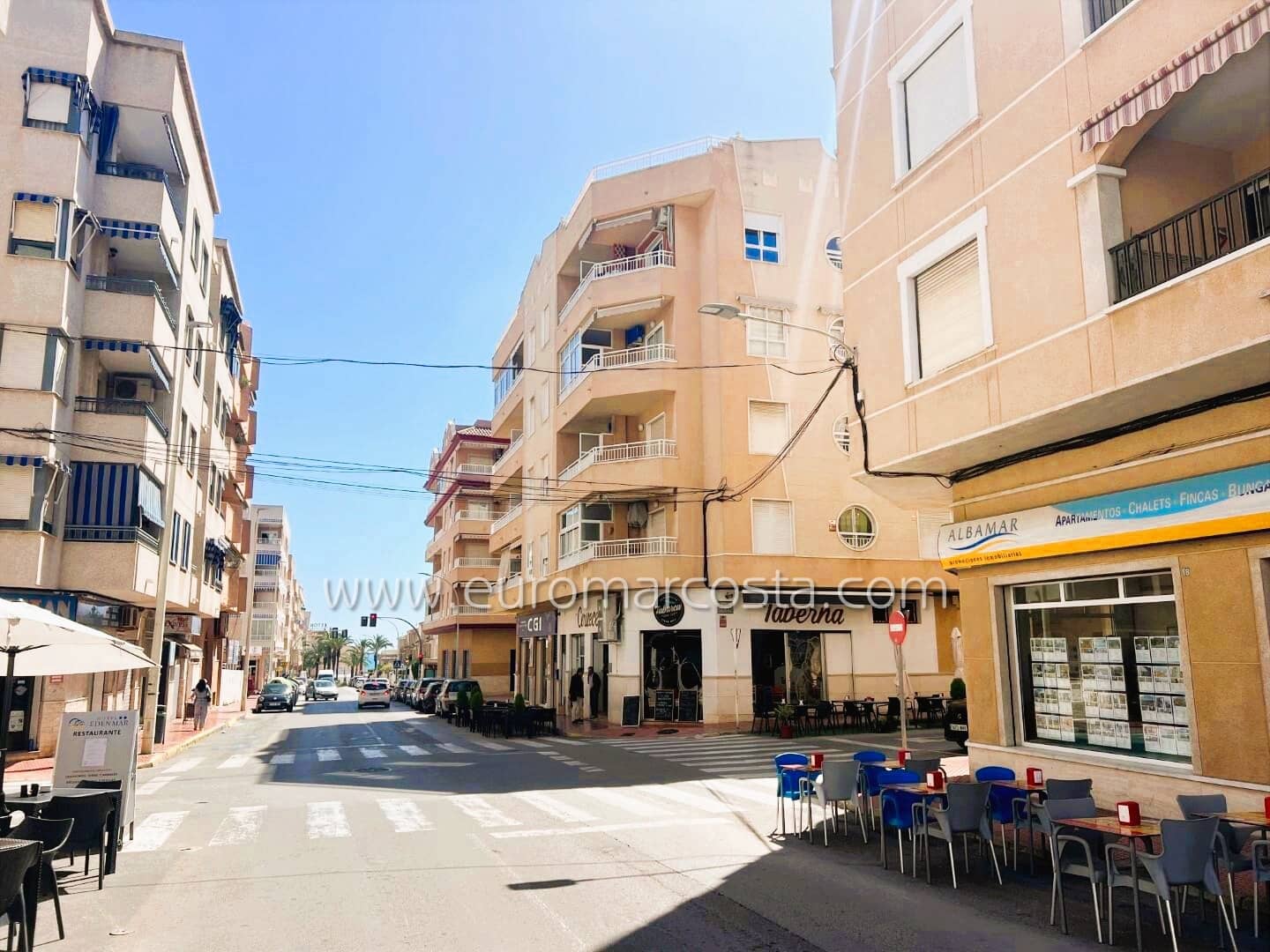 Apartamento de 2 habitaciones en Guardamar del Segura en venta - 179.000 € (Ref: 9783435)