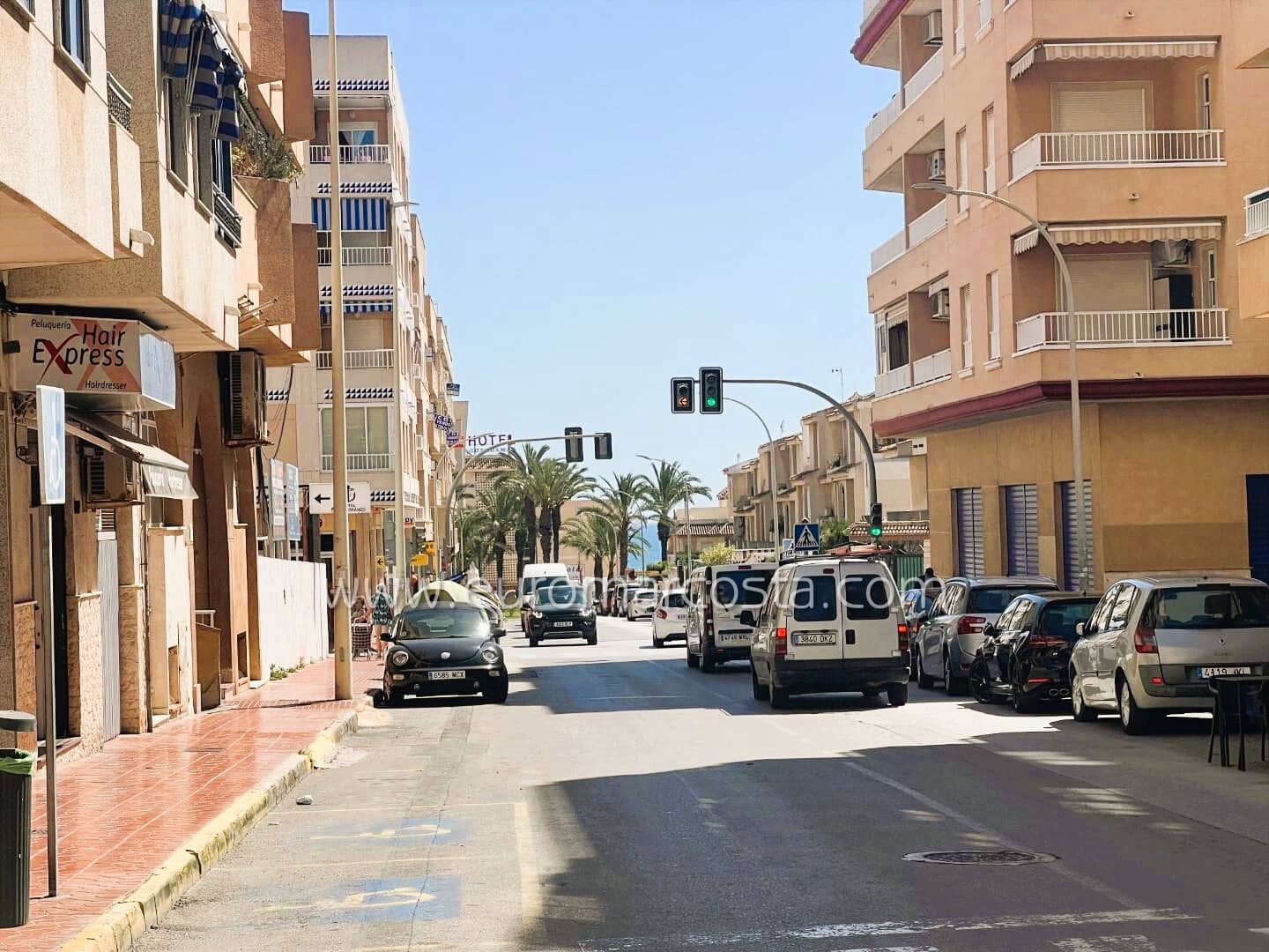 Apartamento de 2 habitaciones en Guardamar del Segura en venta - 179.000 € (Ref: 9783435)