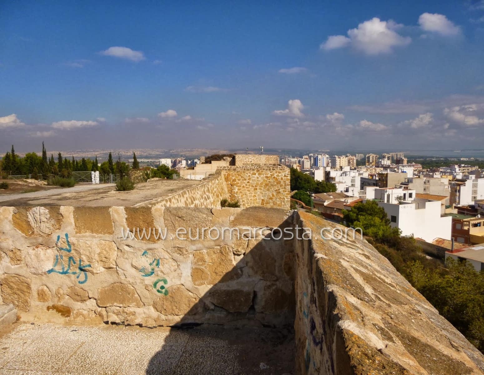 Apartamento de 2 habitaciones en Guardamar del Segura en venta - 179.000 € (Ref: 9783435)