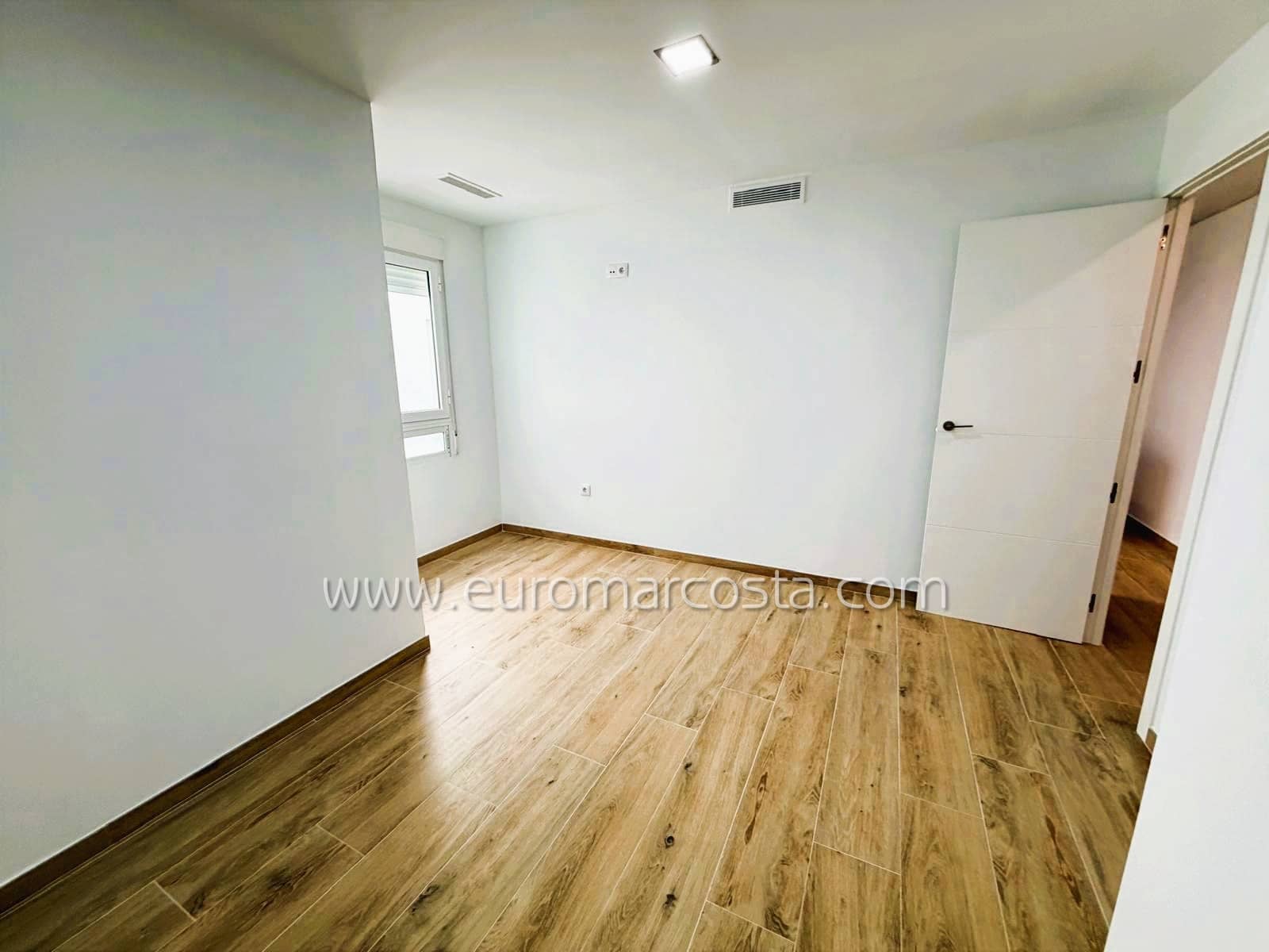 3 makuuhuone Huoneisto myytävänä paikassa La Mata mukana 
autotalli - 240 000 € (Ref: 9795502)