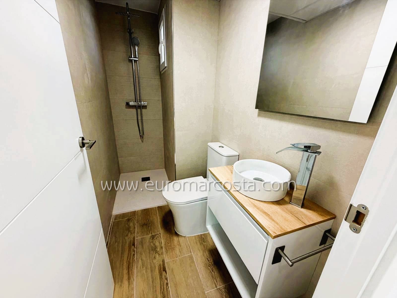 3 makuuhuone Huoneisto myytävänä paikassa La Mata mukana 
autotalli - 240 000 € (Ref: 9795502)