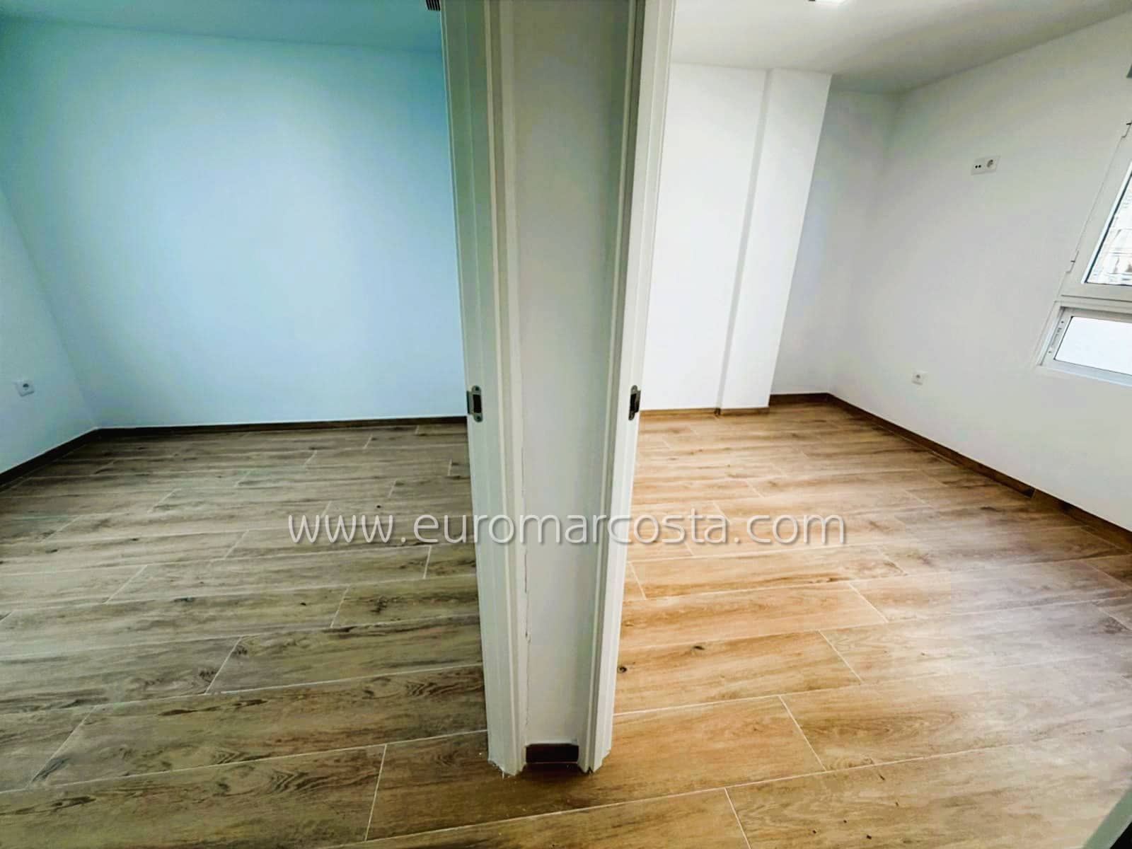 3 makuuhuone Huoneisto myytävänä paikassa La Mata mukana 
autotalli - 240 000 € (Ref: 9795502)