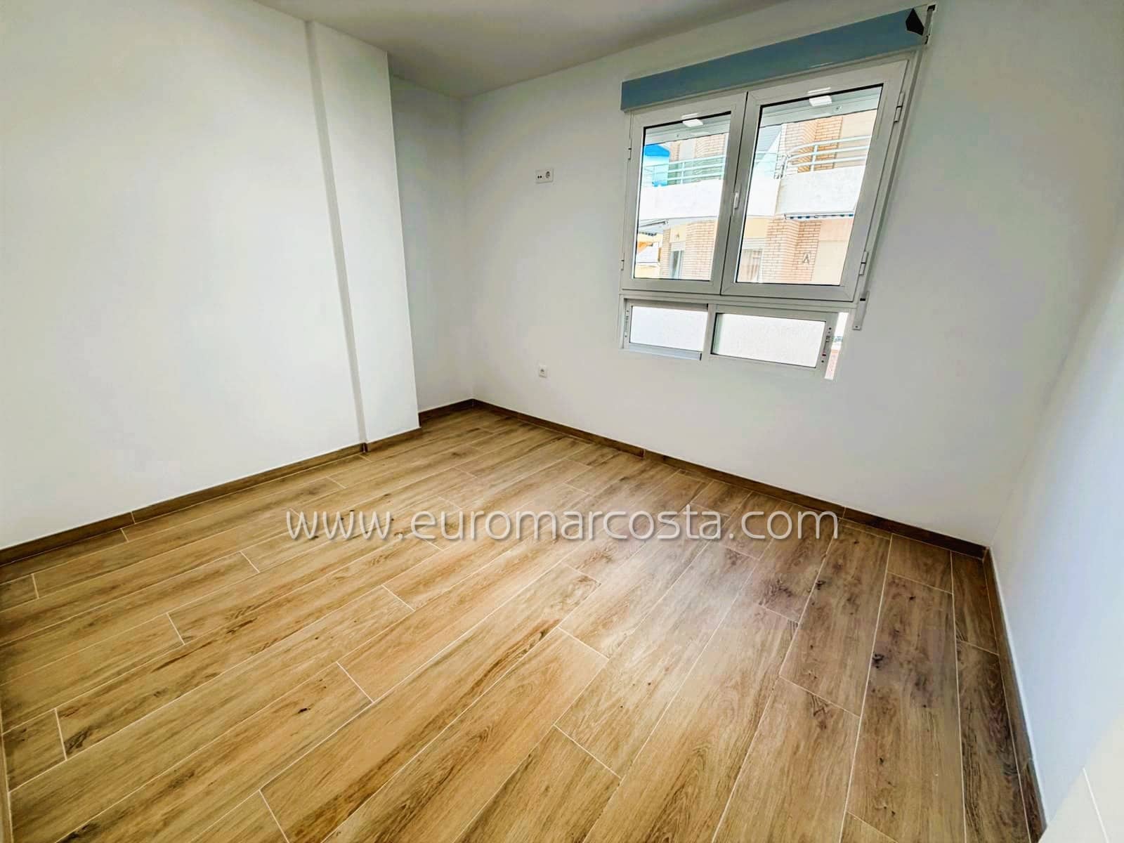 3 makuuhuone Huoneisto myytävänä paikassa La Mata mukana 
autotalli - 240 000 € (Ref: 9795502)