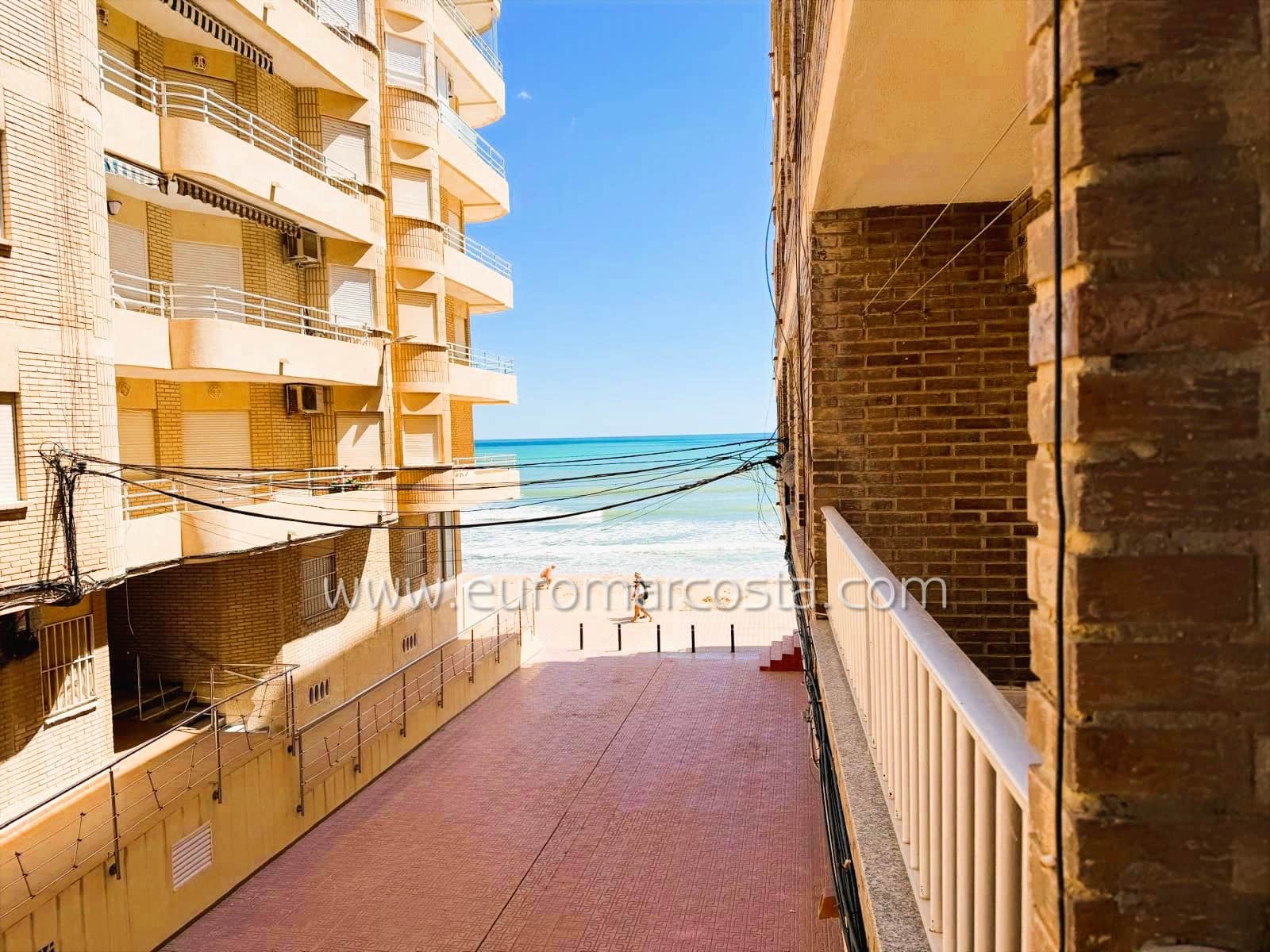 3 makuuhuone Huoneisto myytävänä paikassa La Mata mukana 
autotalli - 240 000 € (Ref: 9795502)