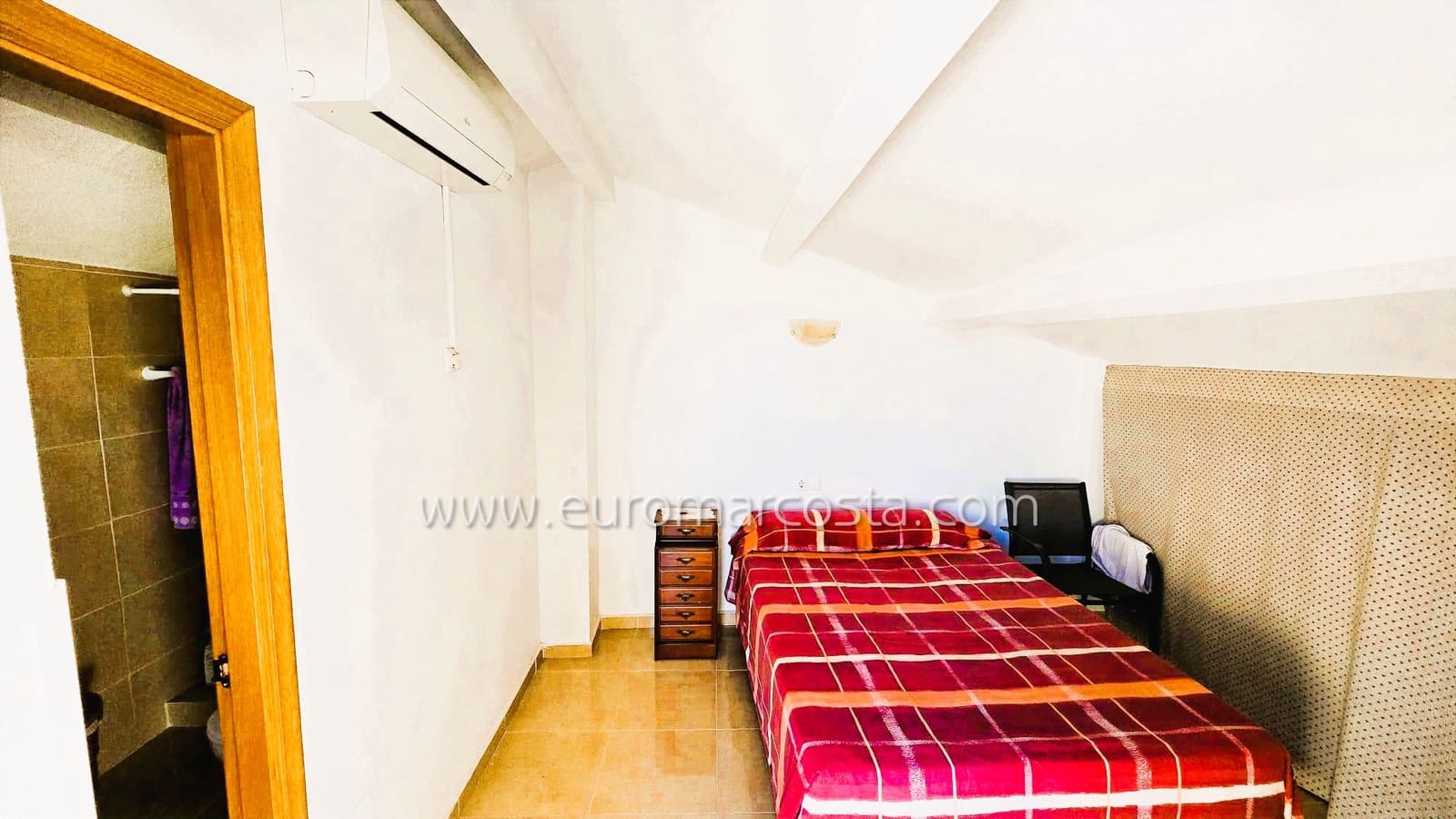 3 chambre Villa/Maison Mitoyenne à vendre à Guardamar del Segura avec piscine - 210 000 € (Ref: 9832301)