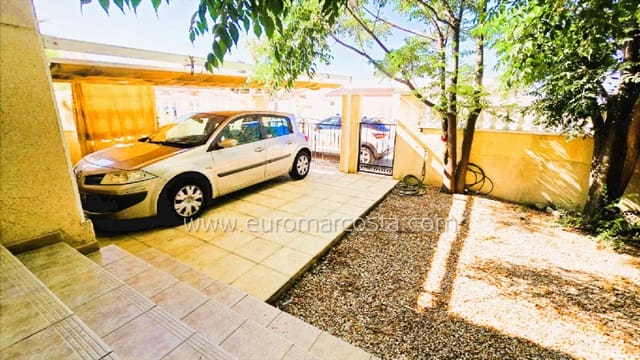 3 chambre Villa/Maison Mitoyenne à vendre à Guardamar del Segura avec piscine - 210 000 € (Ref: 9832301)