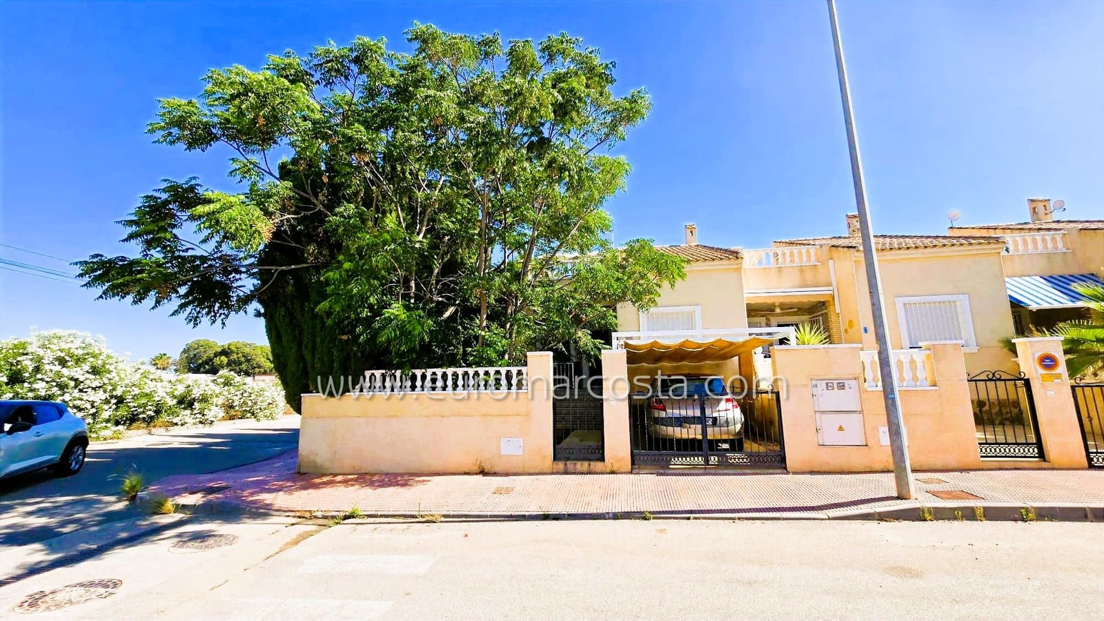 3 chambre Villa/Maison Mitoyenne à vendre à Guardamar del Segura avec piscine - 210 000 € (Ref: 9832301)