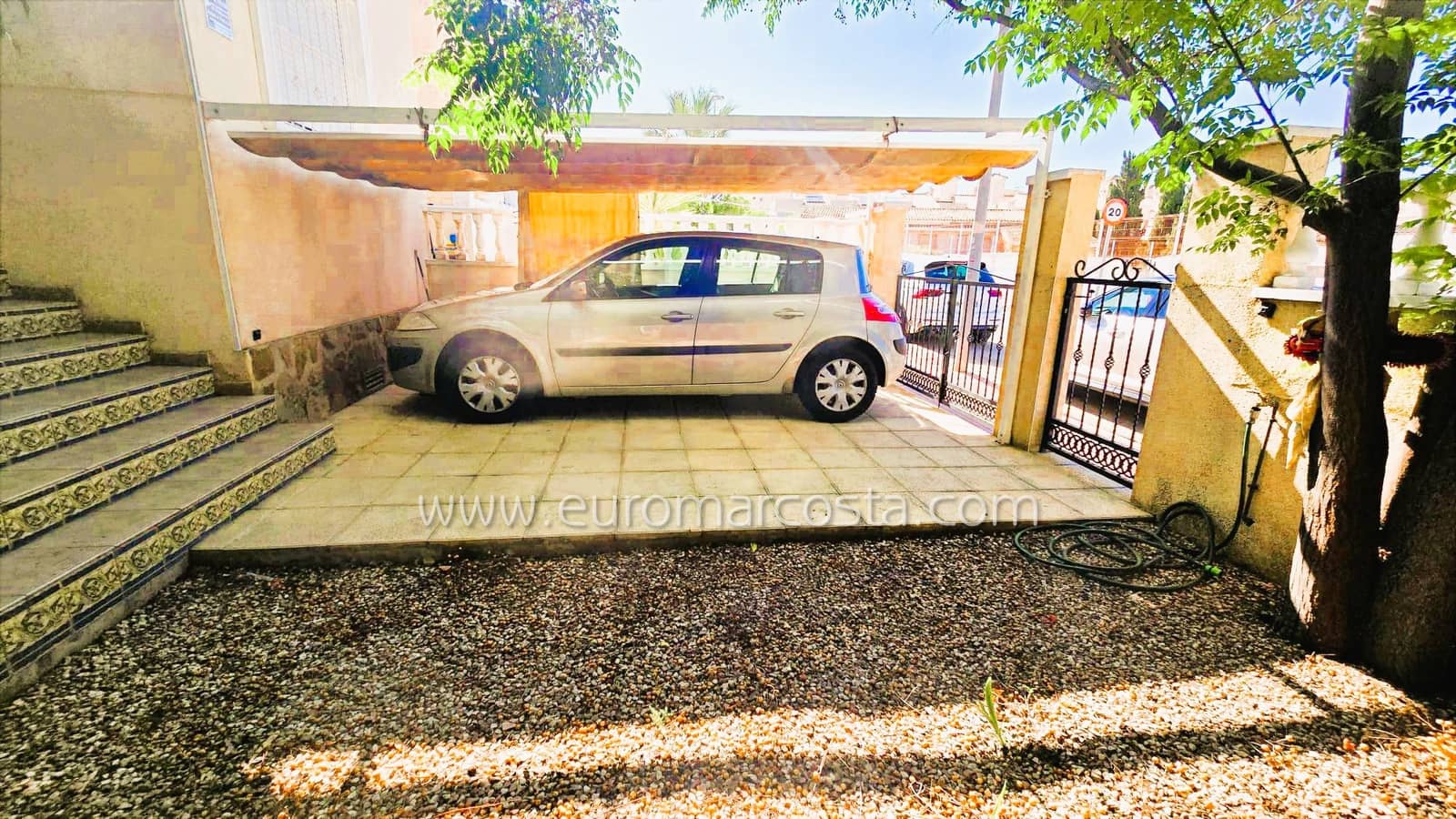 3 chambre Villa/Maison Mitoyenne à vendre à Guardamar del Segura avec piscine - 210 000 € (Ref: 9832301)