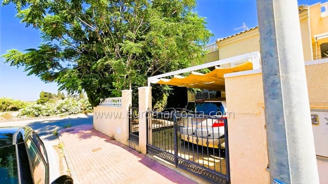 3 chambre Villa/Maison Mitoyenne à vendre à Guardamar del Segura avec piscine - 210 000 € (Ref: 9832301)
