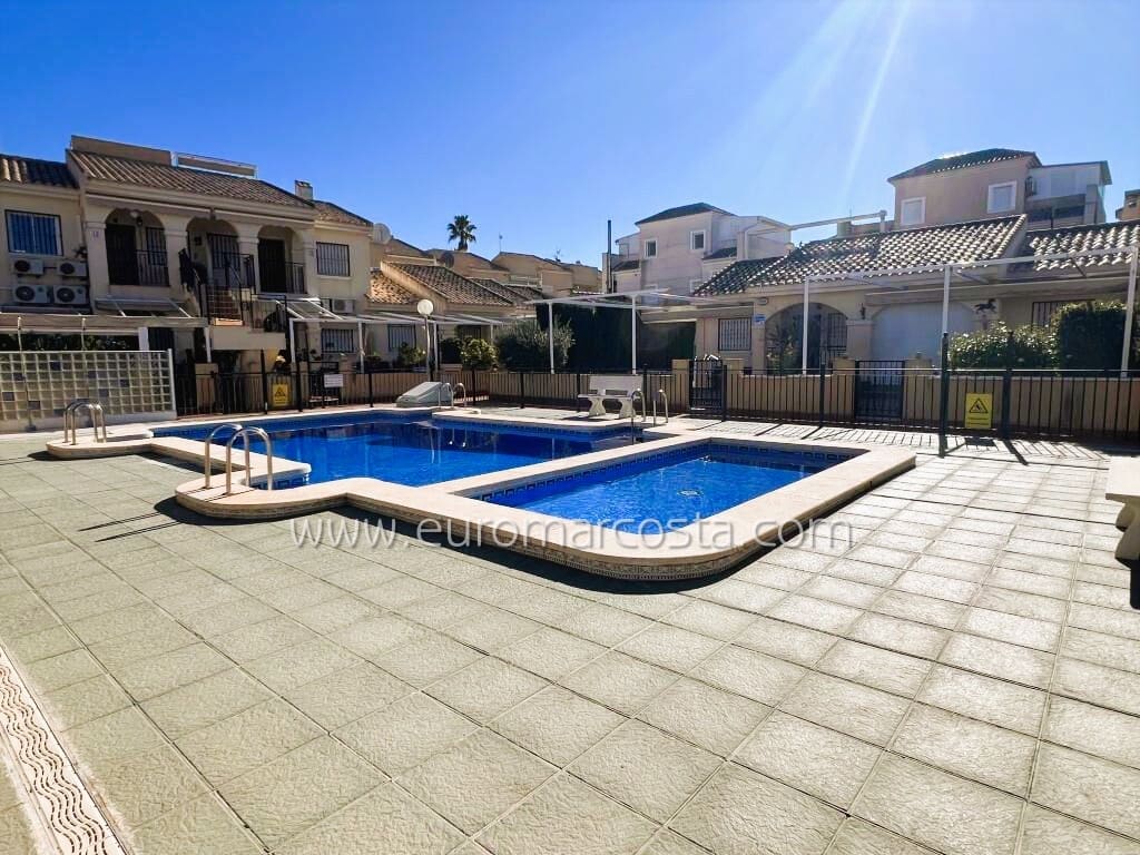 3 quarto Moradia para venda em Guardamar del Segura com piscina garagem - 247 800 € (Ref: 9832302)
