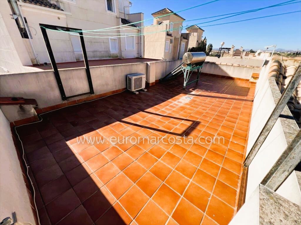 3 quarto Moradia para venda em Guardamar del Segura com piscina garagem - 247 800 € (Ref: 9832302)