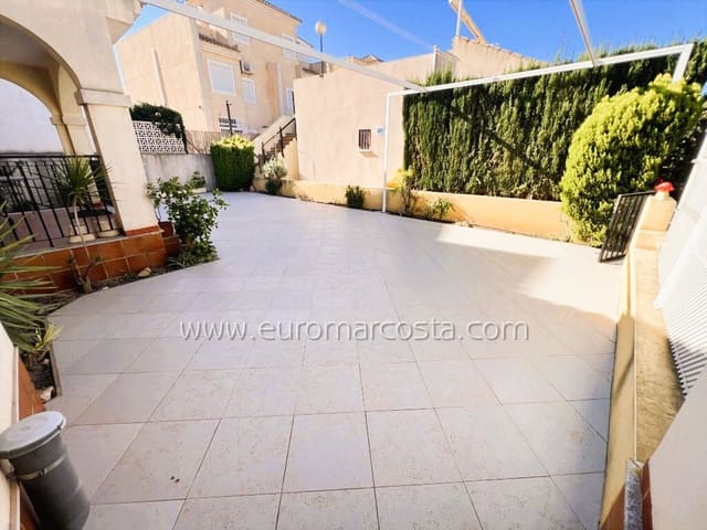 3 sypialnia Willa na sprzedaż w Zona Pueblo, Guardamar del Segura z basenem garażem - 247 800 € (Ref: 9832302)