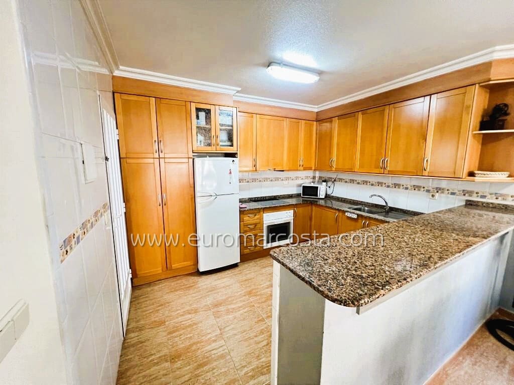 3 Zimmer Villa zu verkaufen in Guardamar del Segura mit Pool Garage - 247.800 € (Ref: 9832302)