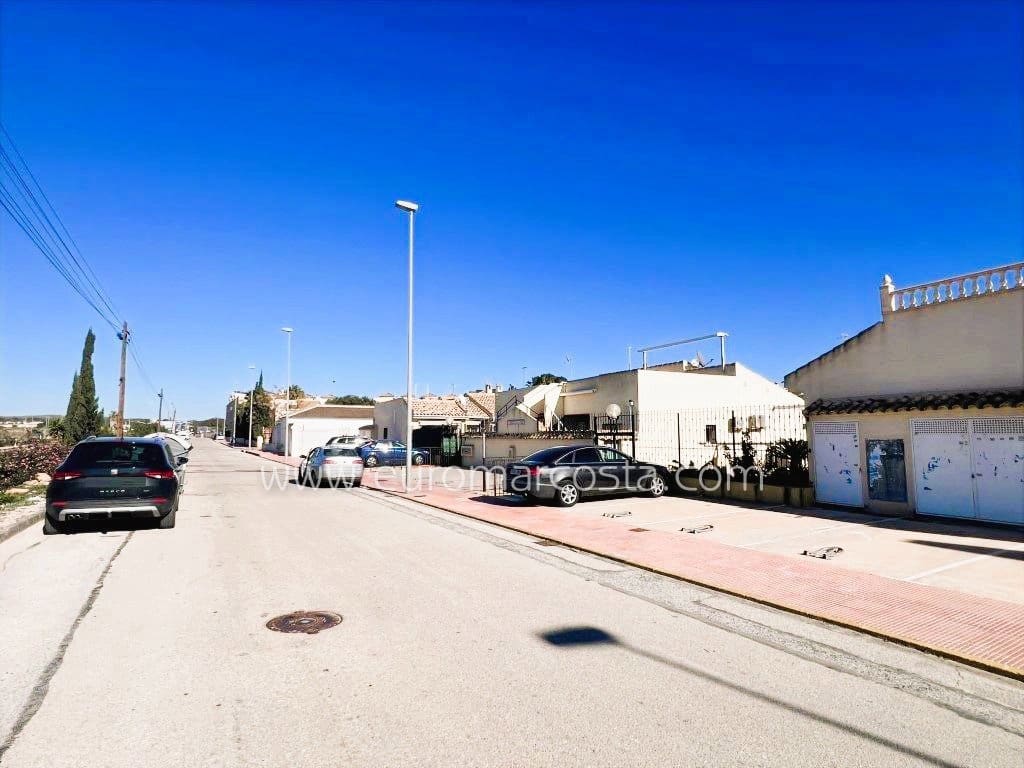 3 Zimmer Villa zu verkaufen in Guardamar del Segura mit Pool Garage - 247.800 € (Ref: 9832302)