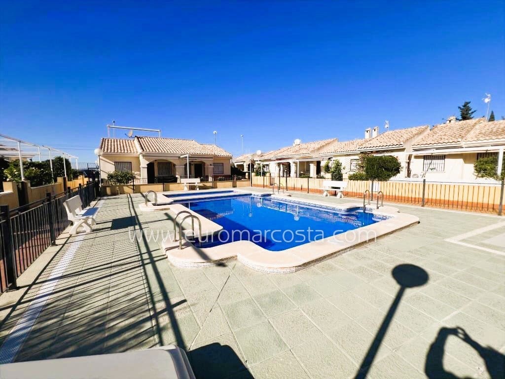 3 Zimmer Villa zu verkaufen in Guardamar del Segura mit Pool Garage - 247.800 € (Ref: 9832302)
