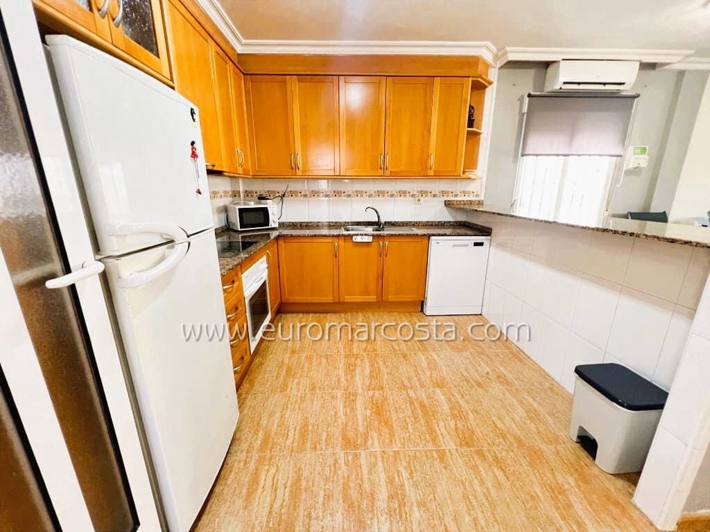 3 Zimmer Villa zu verkaufen in Guardamar del Segura mit Pool Garage - 247.800 € (Ref: 9832302)