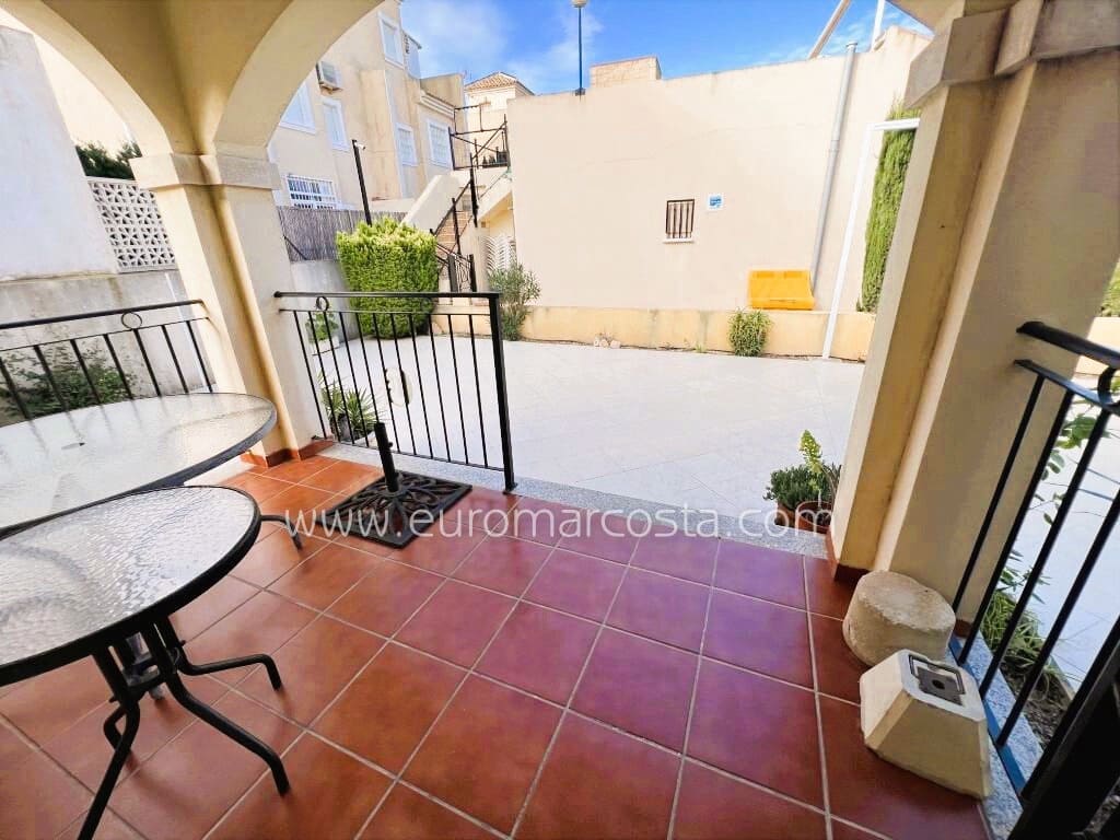 3 Zimmer Villa zu verkaufen in Guardamar del Segura mit Pool Garage - 247.800 € (Ref: 9832302)