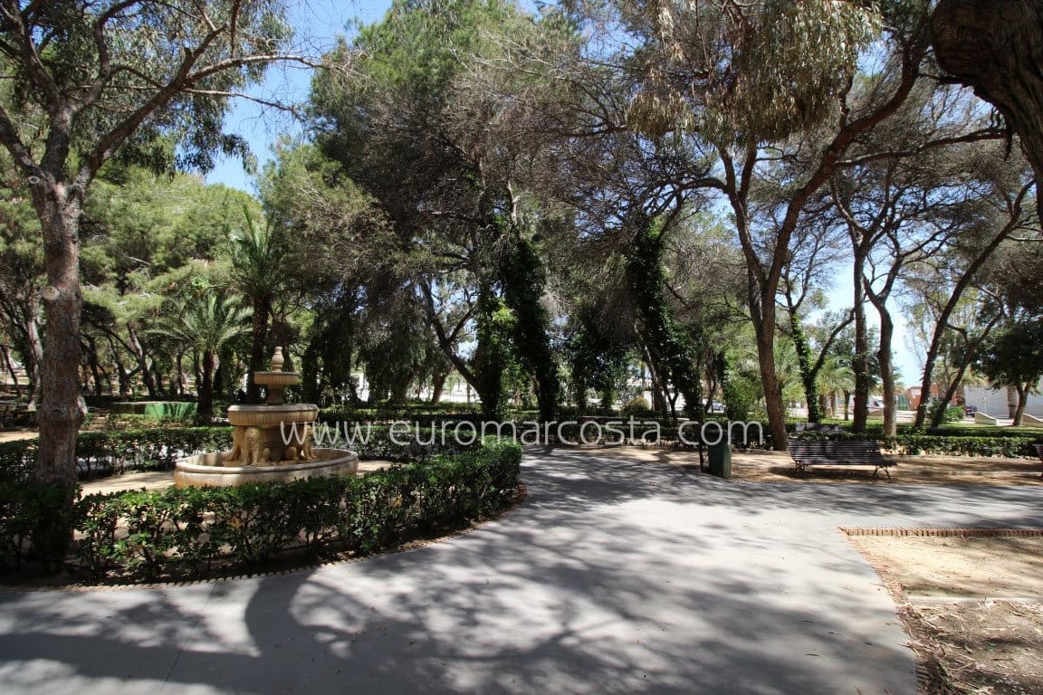 3 Zimmer Villa zu verkaufen in Guardamar del Segura mit Pool Garage - 247.800 € (Ref: 9832302)