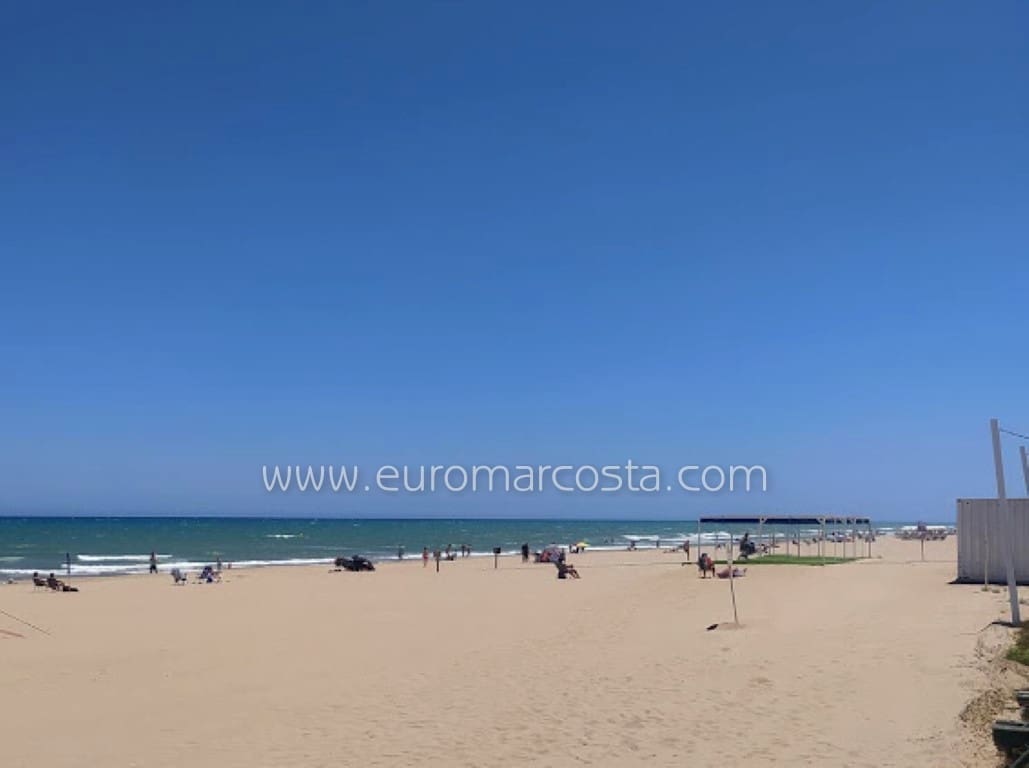 2 bedroom Bungalow for sale in Guardamar del Segura with pool garage - € 163,000 (Ref: 9832871)