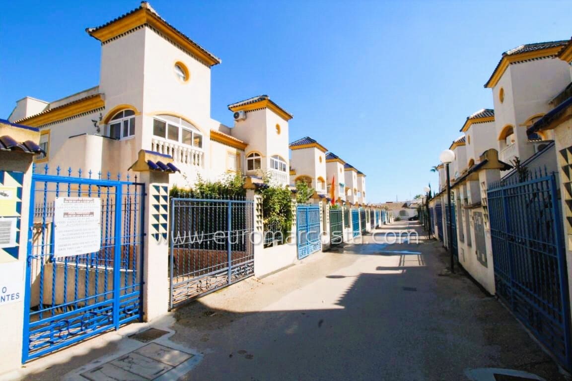 2 bedroom Bungalow for sale in Guardamar del Segura with pool garage - € 163,000 (Ref: 9832871)