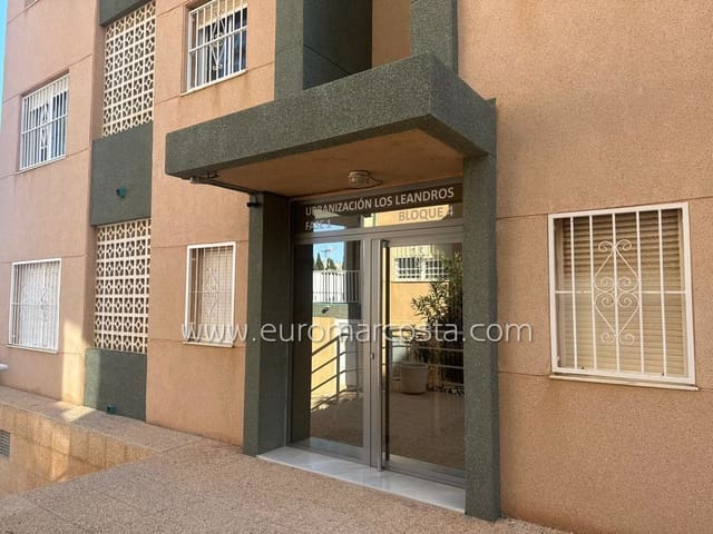 Apartamento de 2 habitaciones en La Mata, Torrevieja en venta con piscina - 154.990 € (Ref: 9844381)