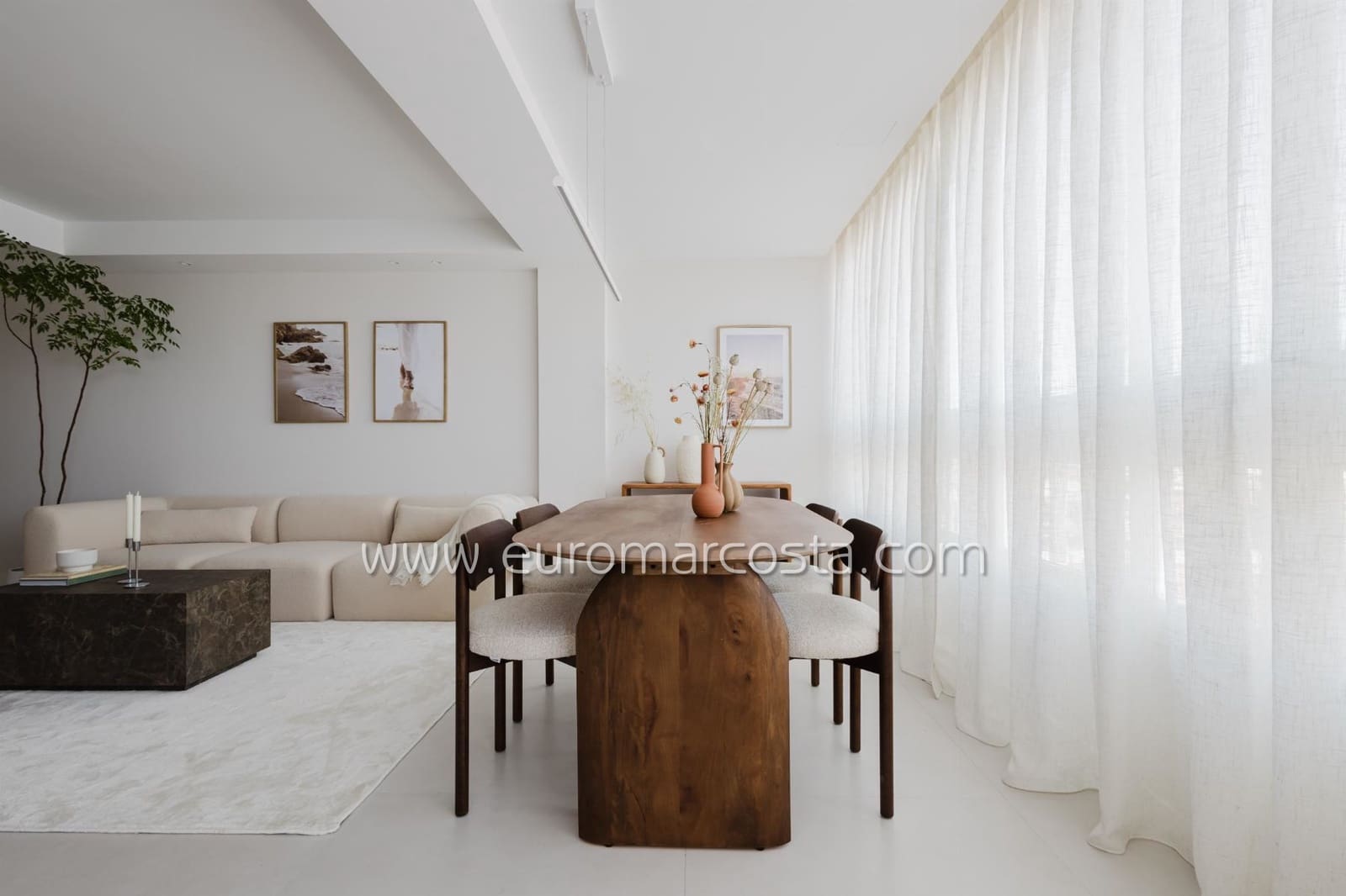 Apartamento de 3 habitaciones en Torrevieja en venta con piscina - 329.000 € (Ref: 9844382)