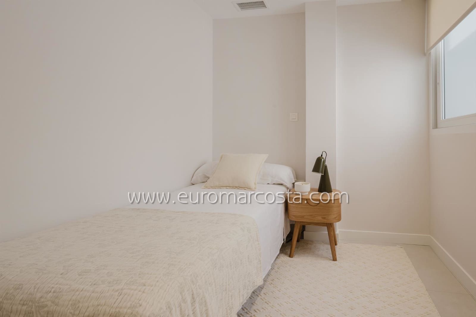 Apartamento de 3 habitaciones en Torrevieja en venta con piscina - 329.000 € (Ref: 9844382)