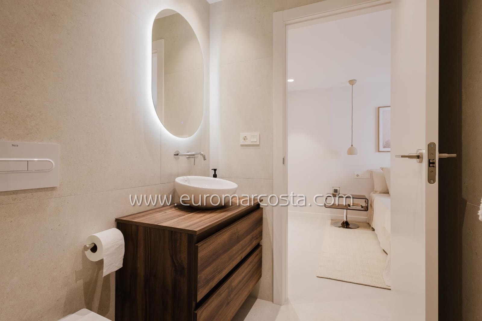 Apartamento de 3 habitaciones en Torrevieja en venta con piscina - 329.000 € (Ref: 9844382)