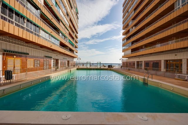 Apartamento de 3 habitaciones en Torrevieja en venta con piscina - 329.000 € (Ref: 9844382)
