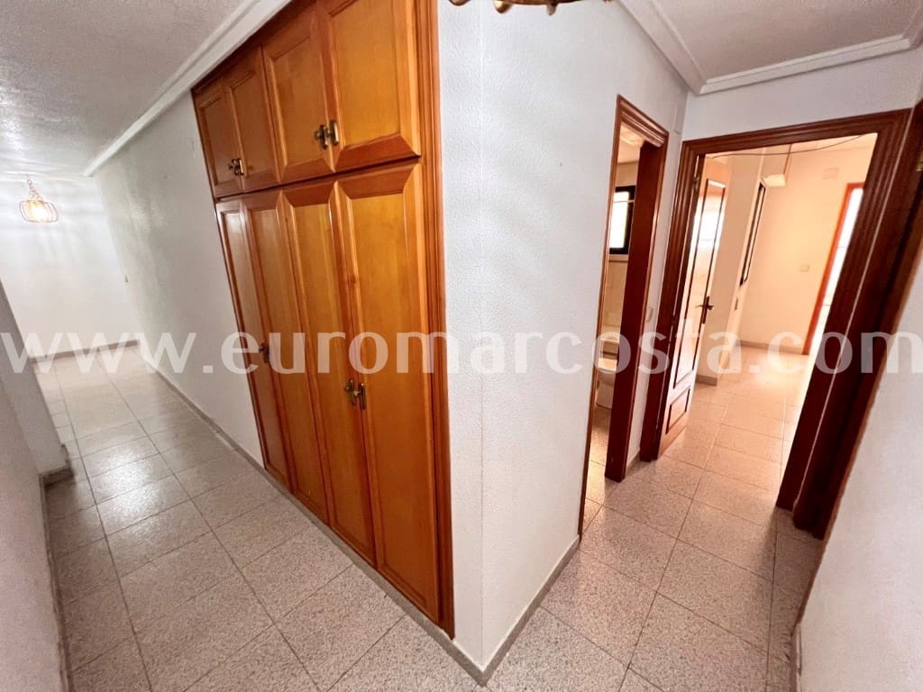 2 Zimmer Apartment zu verkaufen in Guardamar del Segura mit Garage - 169.000 € (Ref: 9847845)