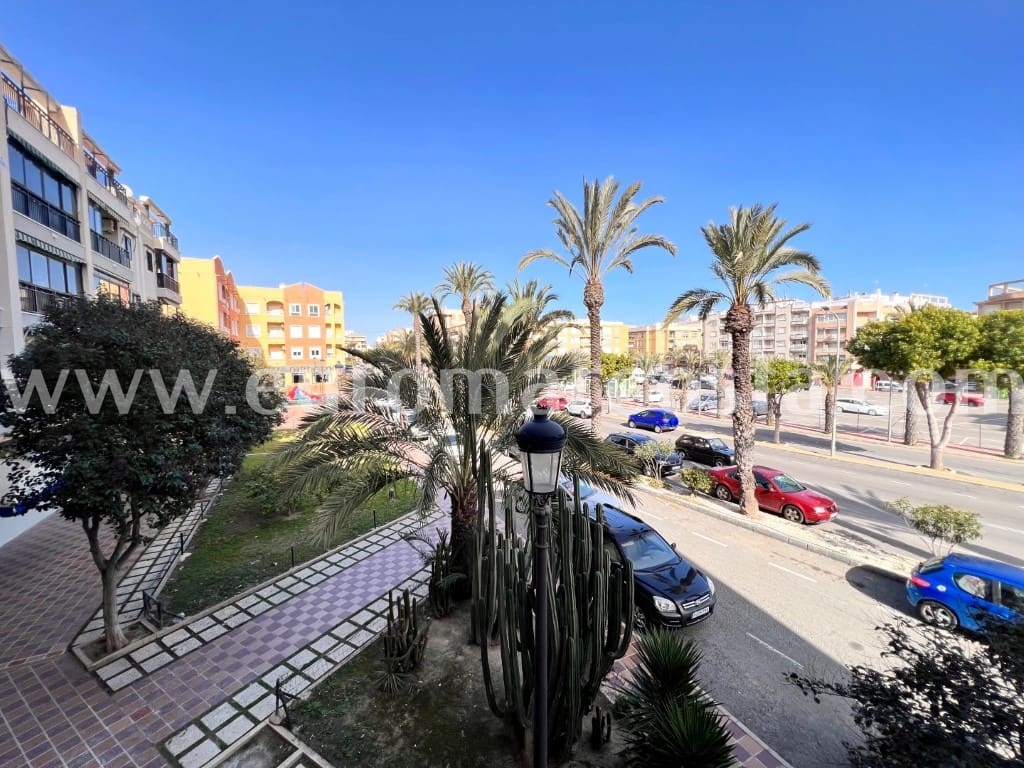 2 Zimmer Apartment zu verkaufen in Guardamar del Segura mit Garage - 169.000 € (Ref: 9847845)
