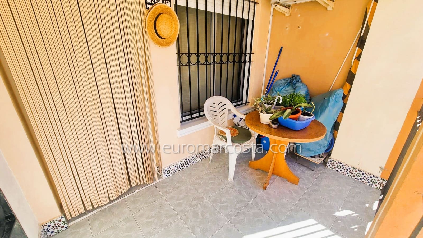 Apartamento de 2 habitaciones en Torrevieja en venta - 138.500 € (Ref: 9848216)
