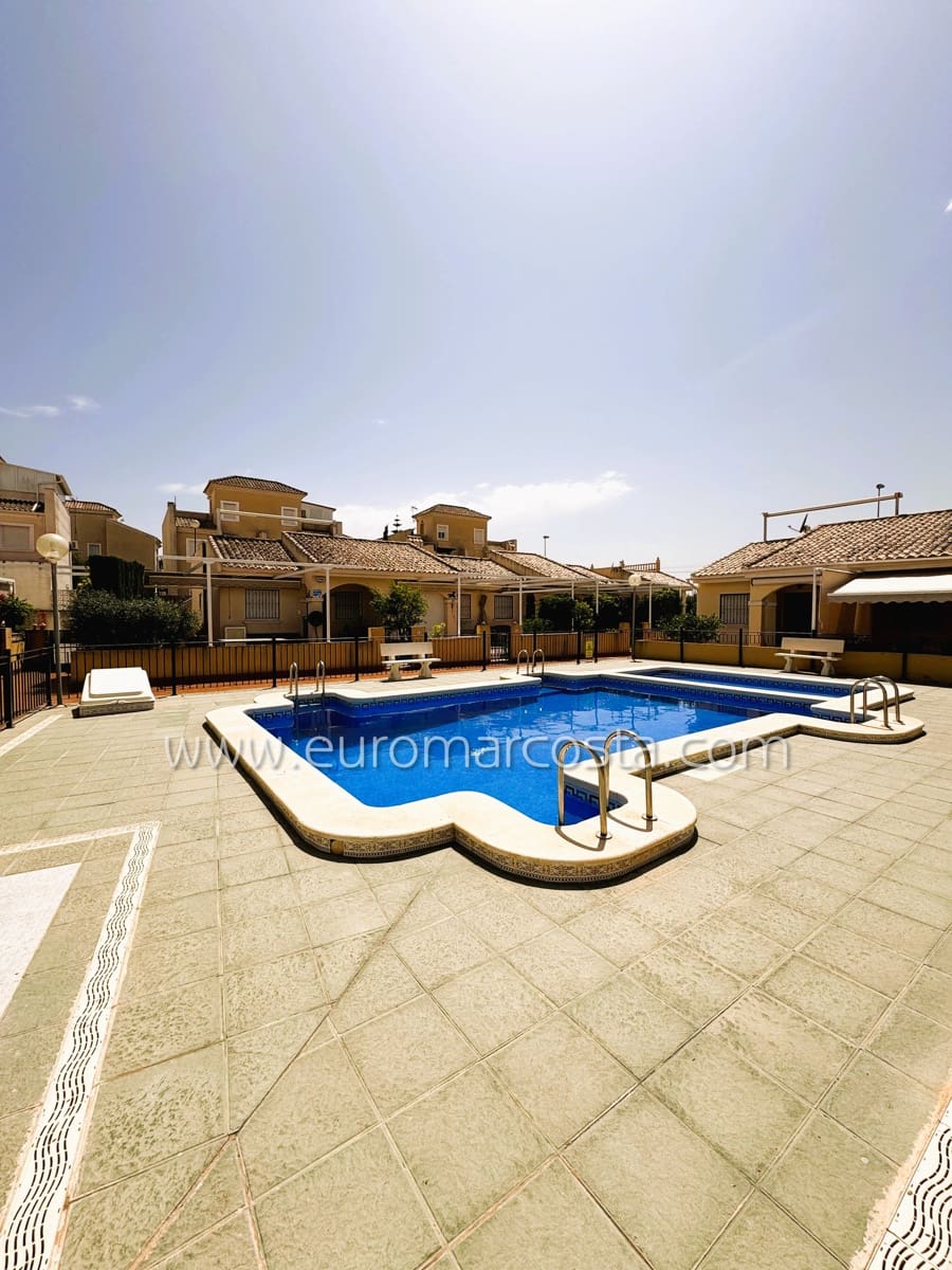 3 bedroom Villa for sale in Guardamar del Segura with pool garage - € 223,490 (Ref: 9856174)